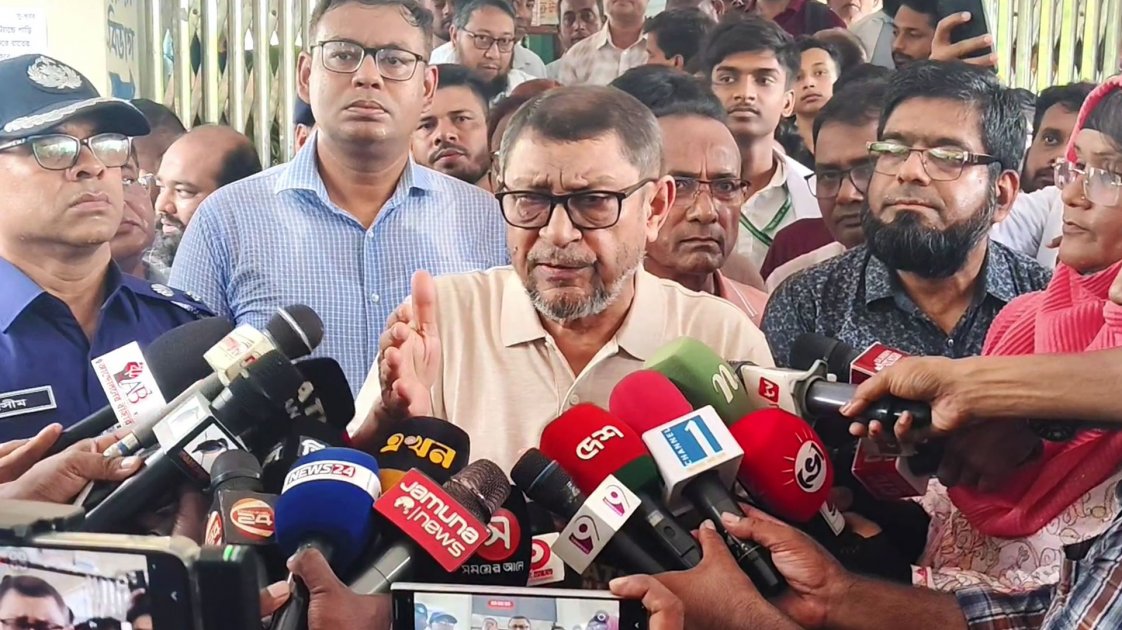 স্বাস্থ্যমন্ত্রী: স্বাস্থ্যখাতে লুটপাটে সেবা ভেঙে পড়েছিল