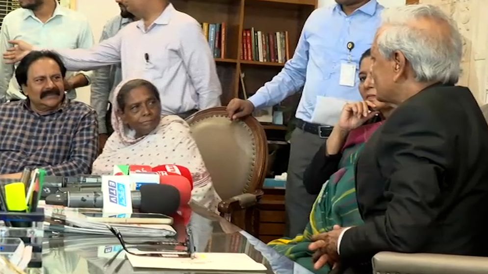লাইলী বেগমকে ৩ লাখ টাকার অনুদান প্রদান