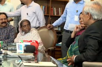 লাইলী বেগমকে ৩ লাখ টাকার অনুদান প্রদান