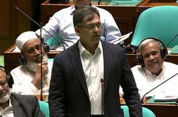 ভারত সীমান্তে কাঁটাতারের বেড়া নির্মাণ পরিকল্পনা নিয়ে আলোচনা
