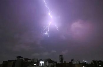 ঢাকাসহ ১৫ জেলায় বজ্রবৃষ্টির আশঙ্কা, সতর্কবার্তা জারি