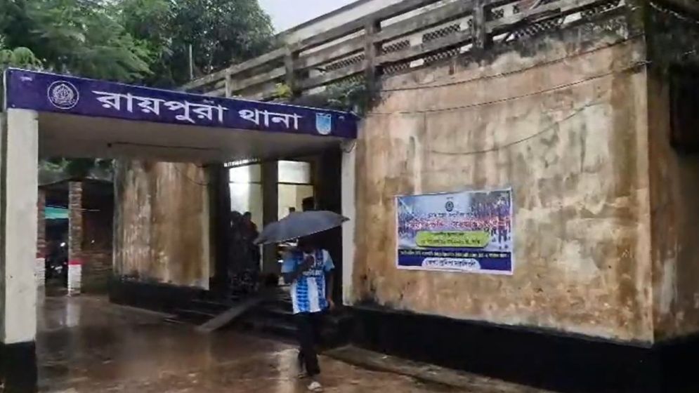 নরসিংদীতে মেঘনা নদী থেকে পুলিশের ভেস্ট পরা মরদেহ উদ্ধার