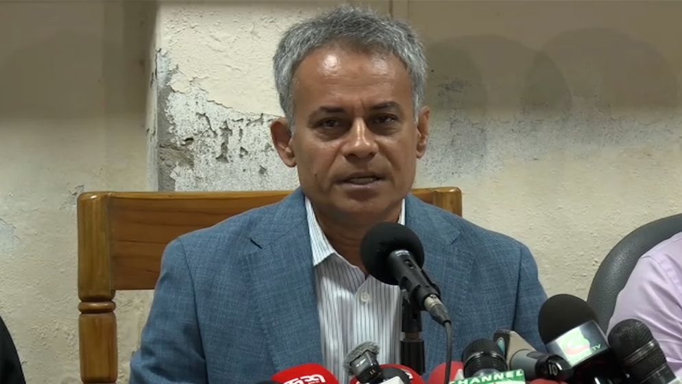পদ্মা সেতুর পিলারের নিচে সাময়িক রাস্তা অপসারণের দাবি মন্ত্রীর
