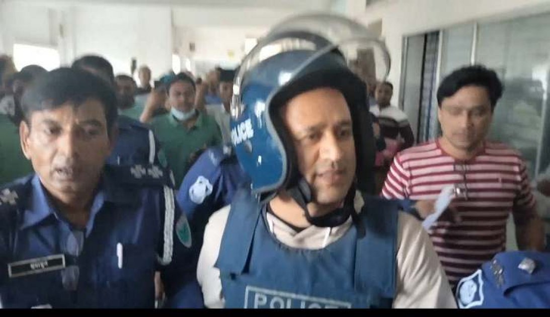 চেম্বার আদালতে ব্যারিস্টার সুমনের জামিন স্থগিত