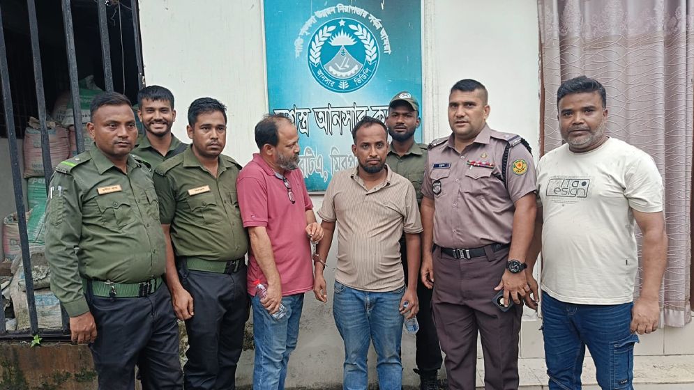 মিরপুর বিআরটিএতে ভ্রাম্যমাণ আদালতের অভিযান, ২ দালালকে কারাদণ্ড