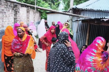 নাটোরে সন্তানের সামনে স্বামী-স্ত্রীর আত্মহত্যা