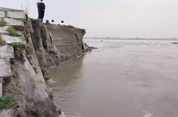 রংপুরে তিস্তা সেতু রক্ষা বাঁধে ভয়াবহ ভাঙন, যোগাযোগ হুমকিতে