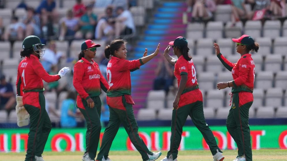 বাংলাদেশের ইতিহাস গড়া জয়: পাকিস্তানকে হারাল নারী ক্রিকেট দল