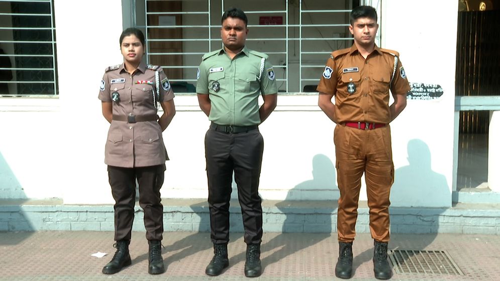 পুলিশের পোশাক পরিবর্তনে বিশ্লেষকদের গুণগত সংস্কারের তাগিদ