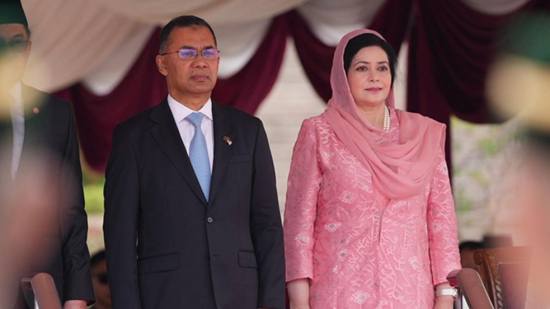মালয়েশিয়ার প্রধানমন্ত্রী আনোয়ার ইব্রাহিমের উষ্ণ অভ্যর্থনা প্রধানমন্ত্রী তারেক রহমানকে