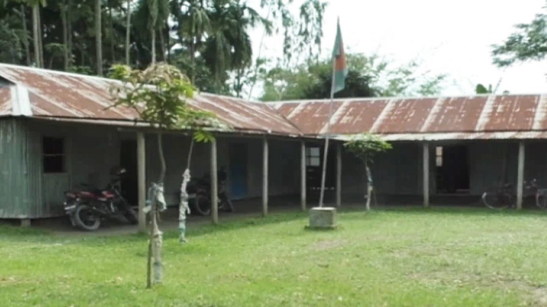 কুড়িগ্রামে বিদ্যালয়ে শিক্ষার্থী সংখ্যা সত্তরাধিক, বাস্তবে উপস্থিতি ২-৩ জন
