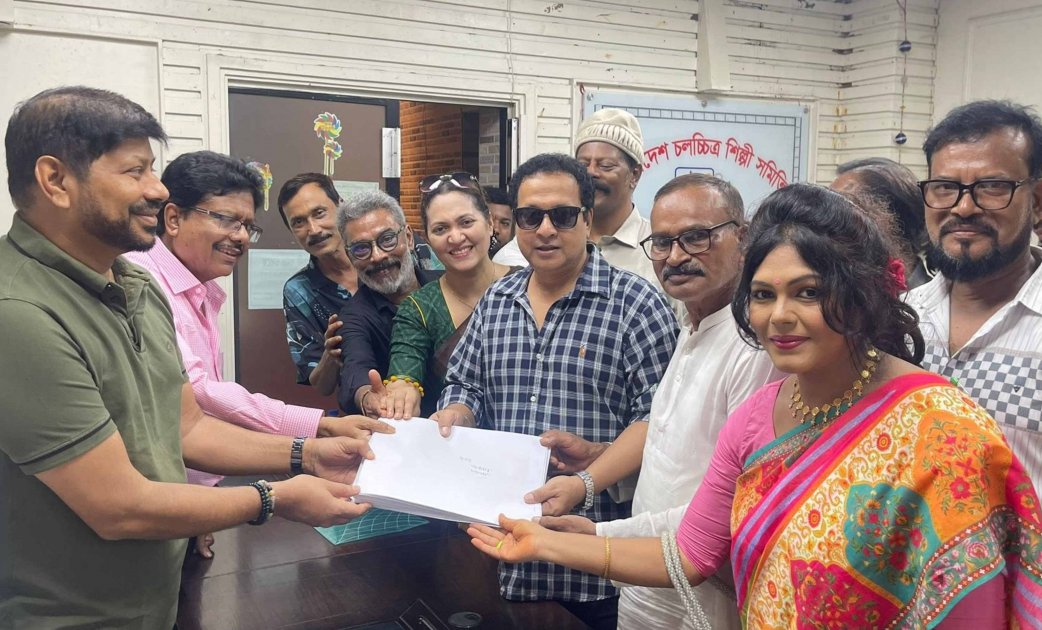 বাপ্পারাজের মনোনয়নপত্র জমা, মুক্তির প্যানেলে সমর্থন