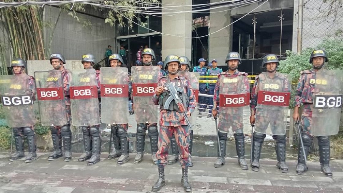 রাজধানীর ৭ পয়েন্টে বিজিবি মোতায়েন আইনশৃঙ্খলা রক্ষায়