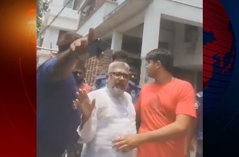 ঝিনাইদহে আ. লীগ নেতাকে পুলিশের কাছ থেকে ছিনিয়ে নিলেন স্বজনরা