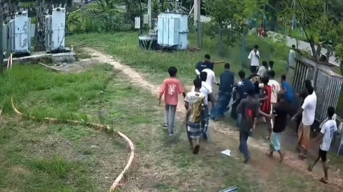 চাঁদপুরে বিদ্যুৎকর্মীকে মারধর, মামলা দায়ের