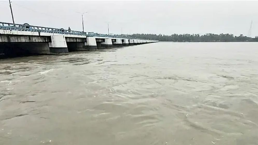 লালমনিরহাটে তিস্তার পানি বিপৎসীমার নিচে, বন্যার শঙ্কা