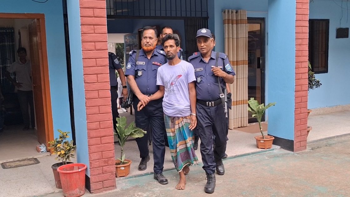 গাইবান্ধায় শিশু ধর্ষণের অভিযোগে রেস্টুরেন্টে আগুন