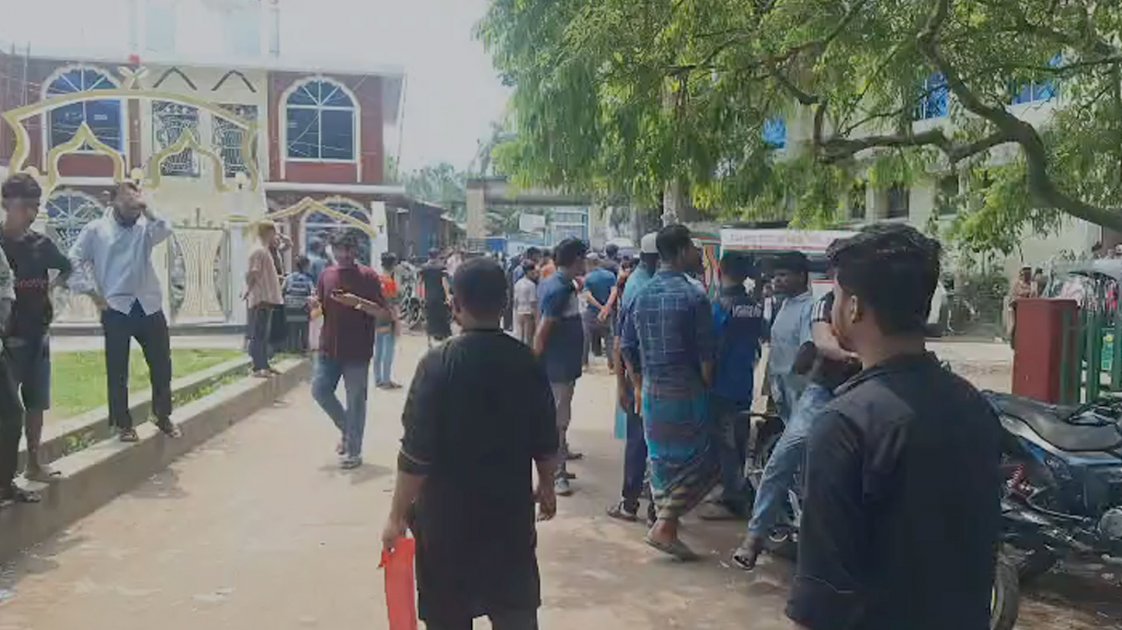 লক্ষ্মীপুরে মা ও দুই মেয়েকে হত্যার ঘটনায় যুবক গ্রেপ্তার