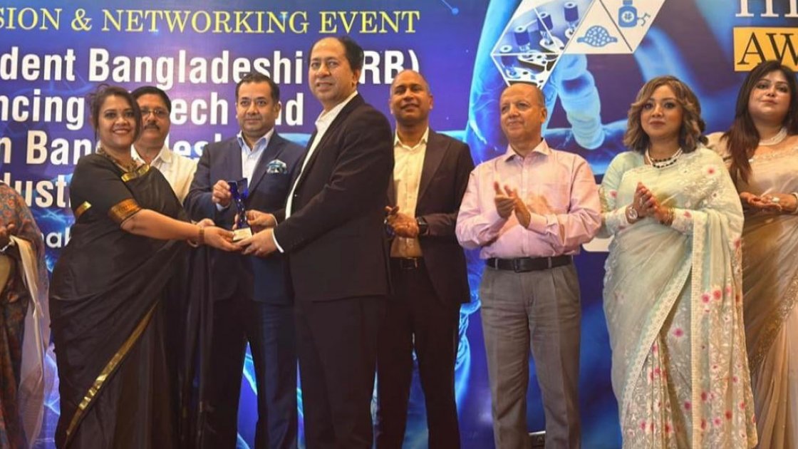 ডা. আশীষ কুমার চক্রবর্তীকে গ্লোবাল হেলথ অ্যাওয়ার্ড ২০২৬ প্রদান