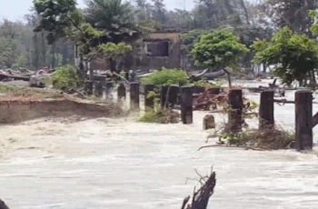 কুয়াকাটা সৈকতে নতুন ভাঙনে ঝুঁকিতে পর্যটন এলাকা