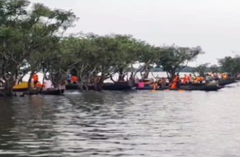 টাঙ্গুয়ার হাওরে পর্যটকের ভিড়, পরিবেশের জন্য হুমকি