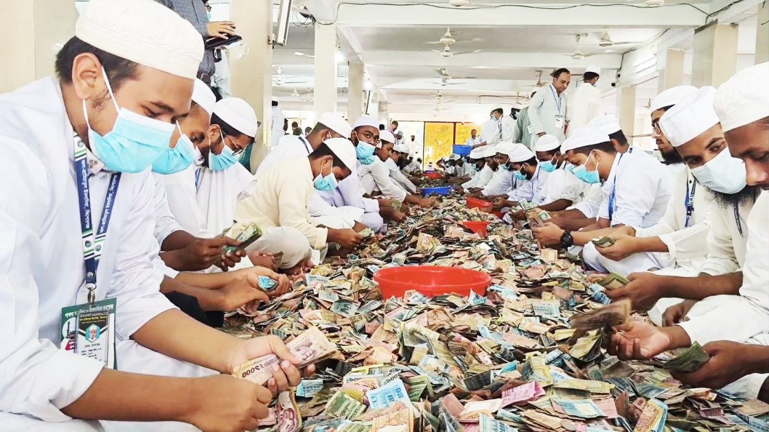 পাগলা মসজিদের দানবাক্সে মিলল ১৬ কোটি টাকা, নতুন রেকর্ড