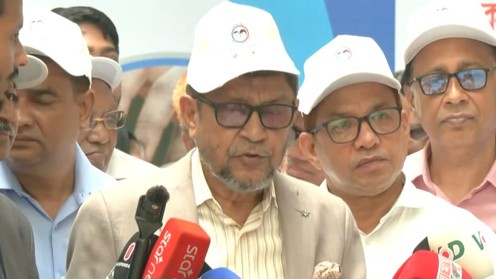 নবজাতককে শালদুধ খাওয়ানোর পরামর্শ স্বাস্থ্যমন্ত্রীর