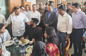 প্রধানমন্ত্রীর আয়োজনে শিক্ষার্থীদের মধ্যাহ্নভোজ অনুষ্ঠিত