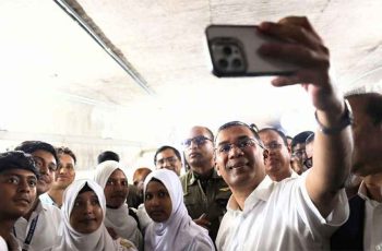 সংসদে প্রধানমন্ত্রীর সঙ্গে শিক্ষার্থীদের মধ্যাহ্নভোজন