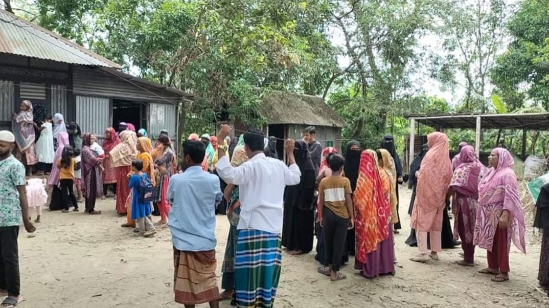 চাঁদপুরে ডাকাতির সময় বৃদ্ধাকে কুপিয়ে হত্যা
