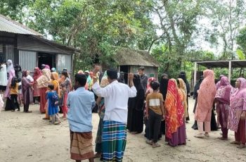 চাঁদপুরে ডাকাতির সময় বৃদ্ধাকে কুপিয়ে হত্যা