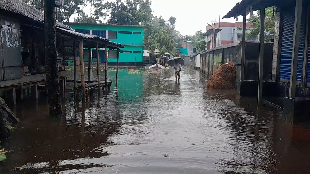 লালমনিরহাটে তিস্তায় পাহাড়ি ঢলে ১০ হাজার পরিবার পানিবন্দি