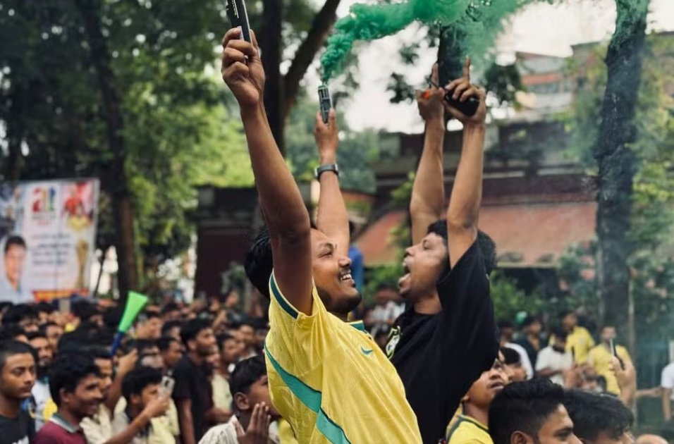 বাংলাদেশে ব্রাজিল সমর্থকদের উন্মাদনা: গ্লোবোর প্রতিবেদন
