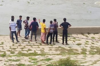 চাঁপাইনবাবগঞ্জে পদ্মা নদীতে নিখোঁজ ২ শিক্ষার্থীর মরদেহ উদ্ধার