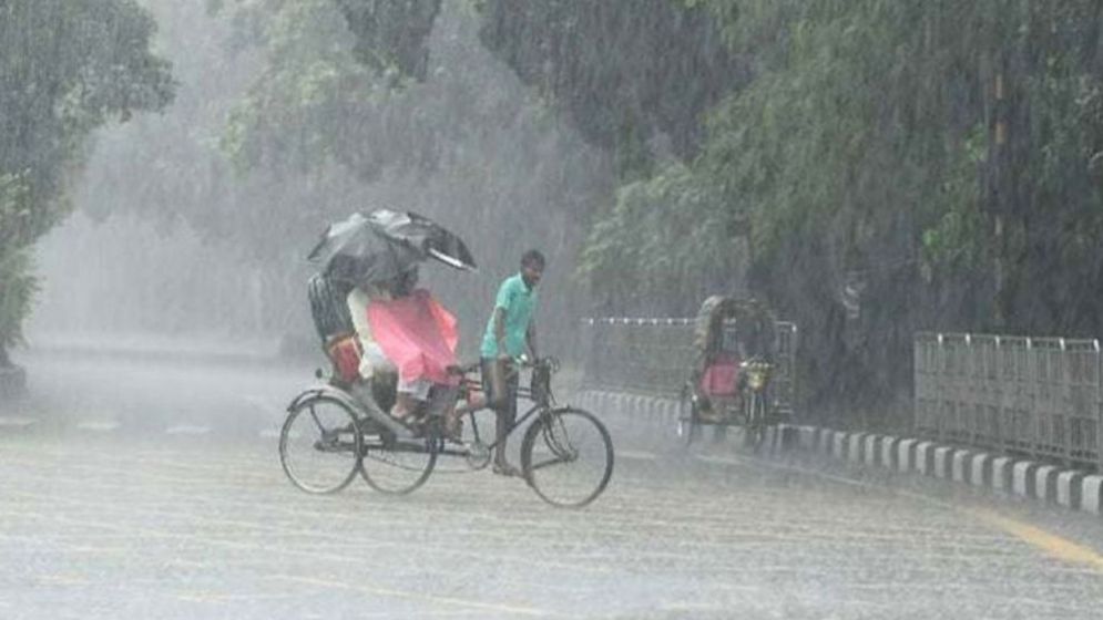 ১২ অঞ্চলে ৬০ কি. মি. বেগে বজ্রবৃষ্টির শঙ্কা