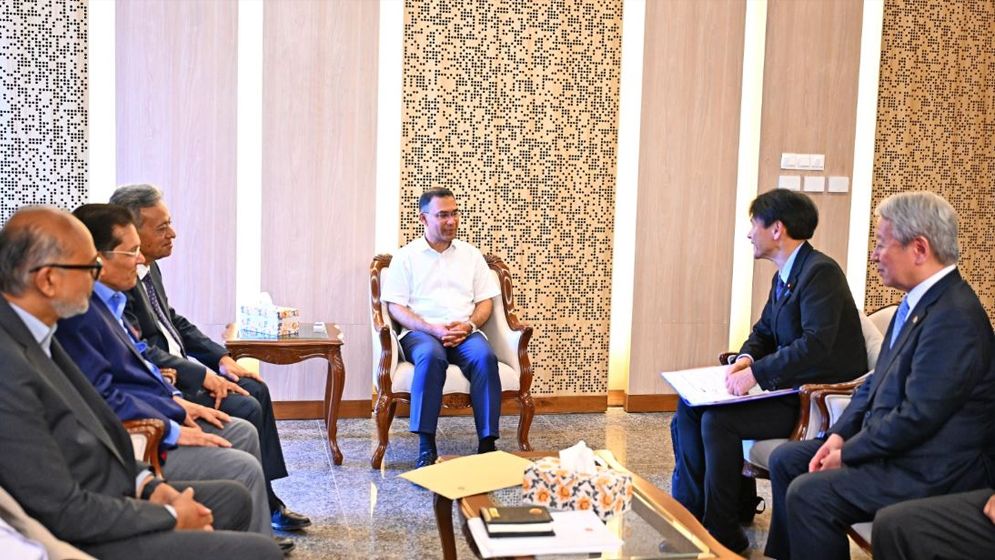 প্রধানমন্ত্রীর সঙ্গে জাপানি প্রতিনিধিদলের সাক্ষাৎ