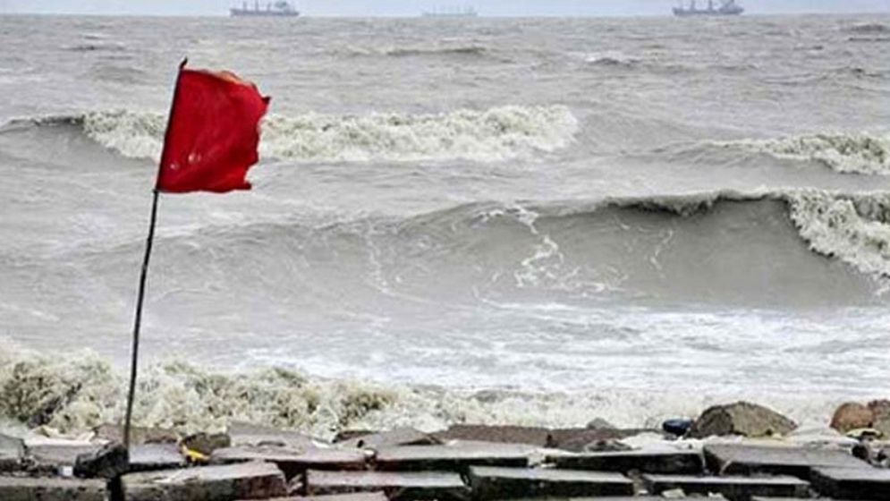 চার সমুদ্রবন্দরে ৩ নম্বর সতর্ক সংকেত জারি