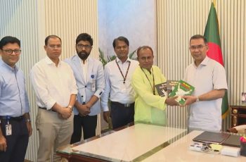 প্রধানমন্ত্রীর হাতে ‘বীর রাষ্ট্রনায়ক জিয়াউর রহমান’ বইয়ের মোড়ক উন্মোচন