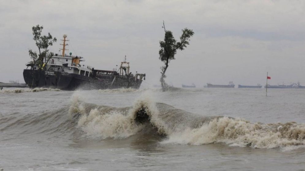 চার সমুদ্রবন্দরে ৩ নম্বর সতর্ক সংকেত জারি