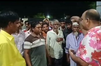 পাবনায় থানায় ঘেরাও, যুবলীগ নেতাকে ছেড়ে দিল পুলিশ