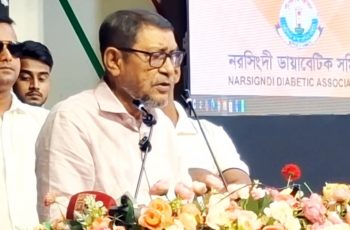 দুর্নীতি ও অবহেলার বিরুদ্ধে কঠোর অবস্থানে স্বাস্থ্যমন্ত্রী