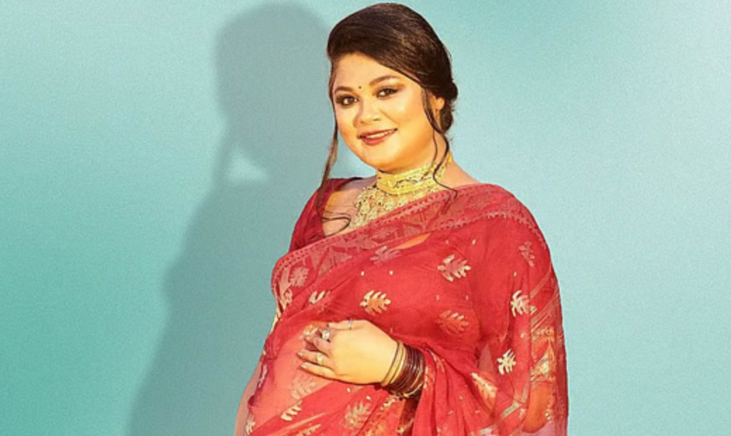 মা হতে চলেছেন মৌসুমী, জানালেন দ্বিতীয় বিয়ের খবর