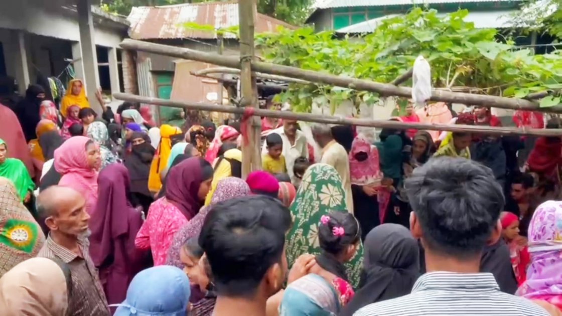 নরসিংদীতে পুকুরে গোসল করতে নেমে তিন বোনের মৃত্যু