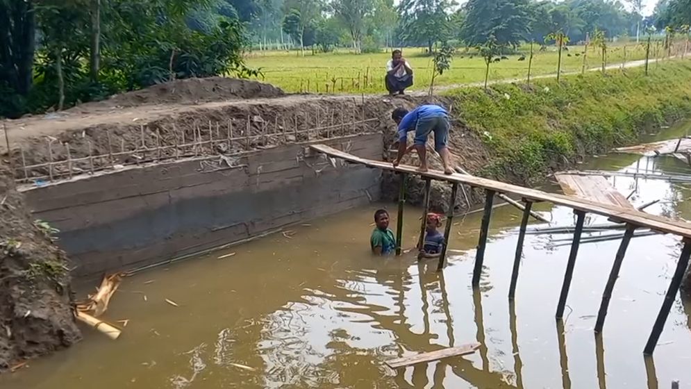 পঞ্চগড়ে খাল পুনঃখনন প্রকল্পে অনিয়মের অভিযোগ