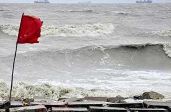 ৪ সমুদ্রবন্দরে ৩ নম্বর সতর্ক সংকেত জারি