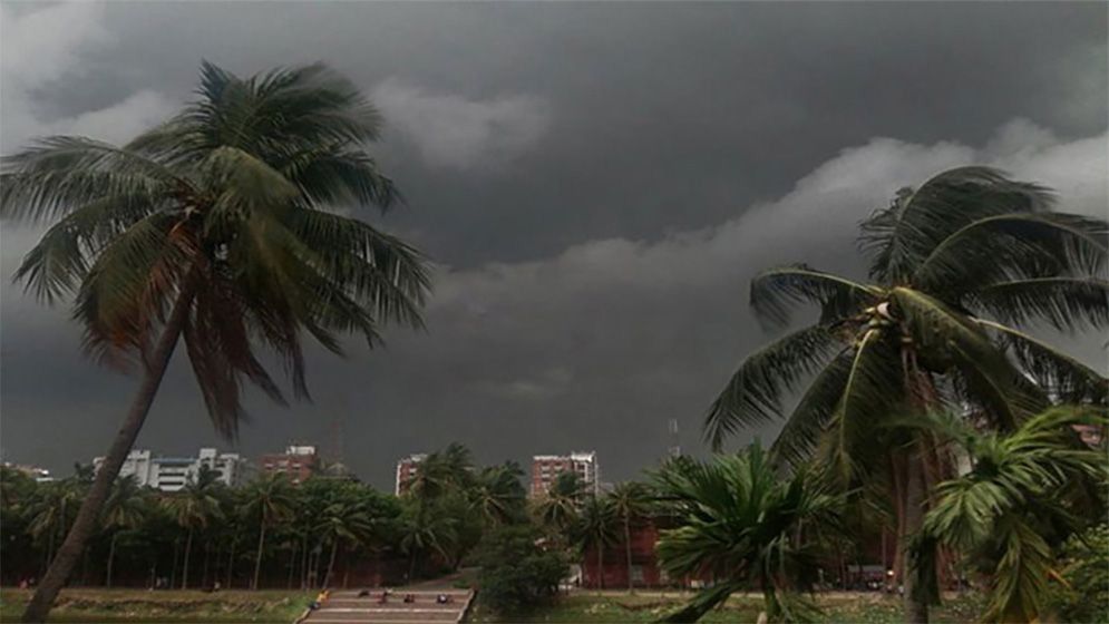 ঢাকাসহ ১৮ জেলায় ঝড়ের আভাস, সতর্কতা জারি
