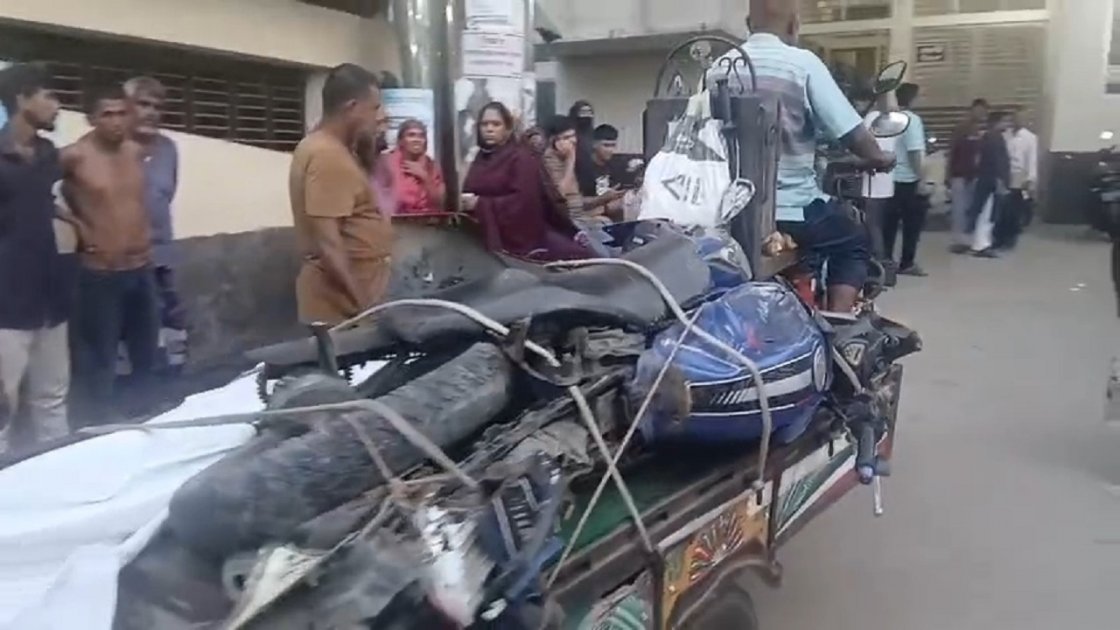 ফরিদপুরে বাসের চাপায় দুই যুবক নিহত