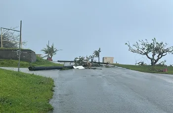 সুপার টাইফুন বাভি আঘাত হানল মার্কিন প্যাসিফিক দ্বীপপুঞ্জে