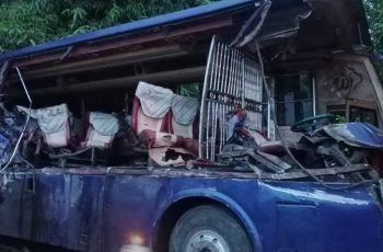 কুমিল্লায় ট্রাকের পেছনে বাসের ধাক্কায় নিহত ১, আহত ১০