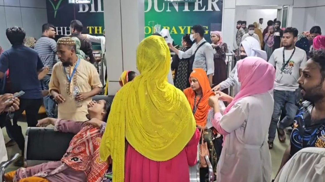 গাজীপুরে পোশাক কারখানায় একসঙ্গে অসুস্থ অর্ধশতাধিক শ্রমিক